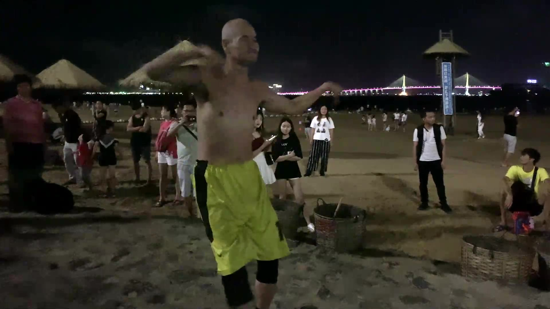 这就是传说中的湛江金沙湾舞王